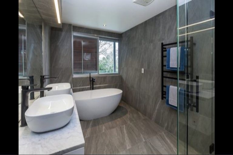 Photo of property in 8 Saint Barnabas Lane, Fendalton, Christchurch, 8052