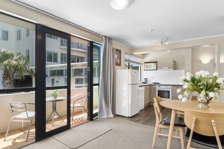 Photo of property in Capri Apartments, 5 The Mall, Mount Maunganui, 3116