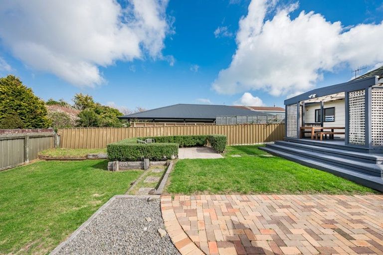 Photo of property in 50 Walton Road, Paraparaumu Beach, Paraparaumu, 5032