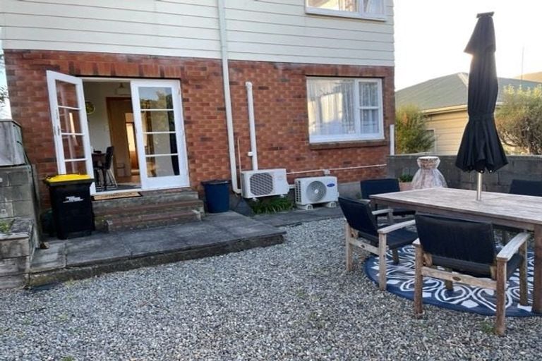 Photo of property in 2/8 Reading Street, Karori, Wellington, 6012