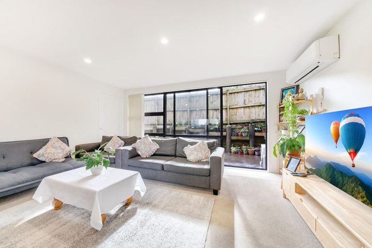 Photo of property in 9/15 Wyllie Road, Papatoetoe, Auckland, 2025