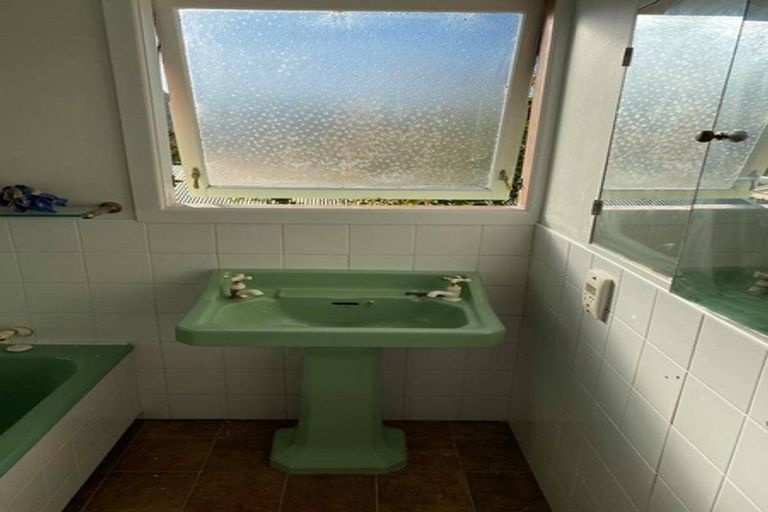 Photo of property in 50 Makara Road, Karori, Wellington, 6012