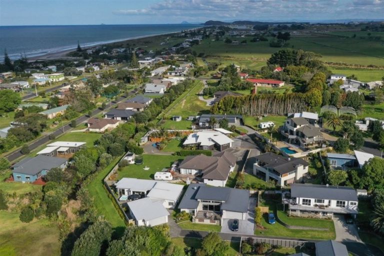 Photo of property in 10b Longboard Drive, Waihi Beach, 3611
