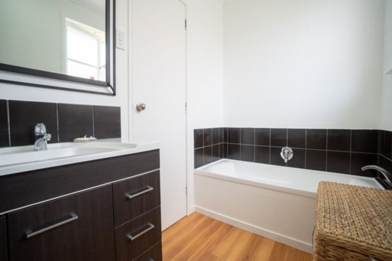 Photo of property in 95 Clyde Crescent, Roslyn, Palmerston North, 4414