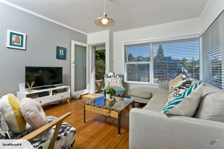 Photo of property in 1/16a Belmont Terrace, Milford, Auckland, 0620