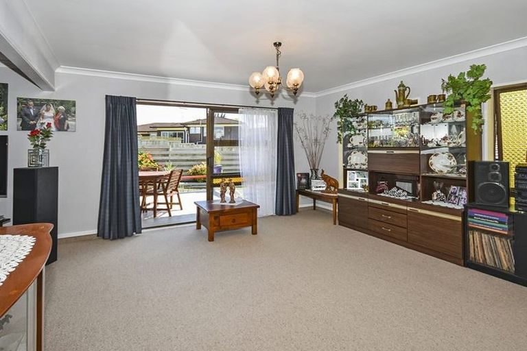 Photo of property in 8 Hartfield Rise, Pahurehure, Papakura, 2113