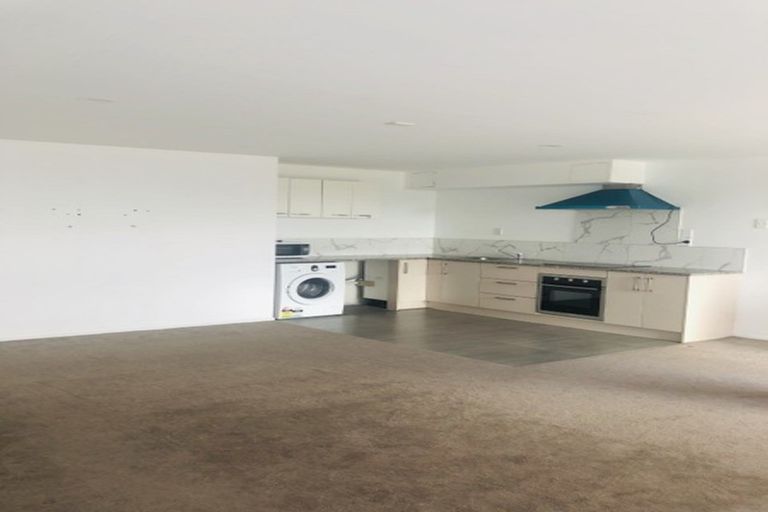 Photo of property in 21a Cityview Place, Massey, Auckland, 0614