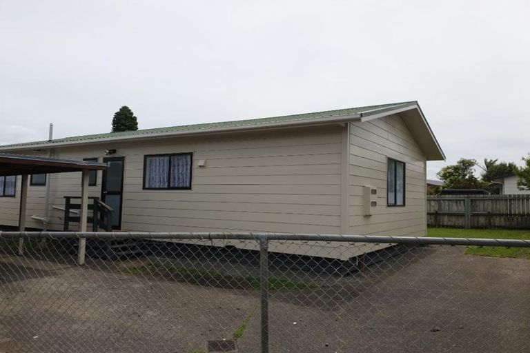 Photo of property in 2/27 Templeton Place, Clendon Park, Auckland, 2103