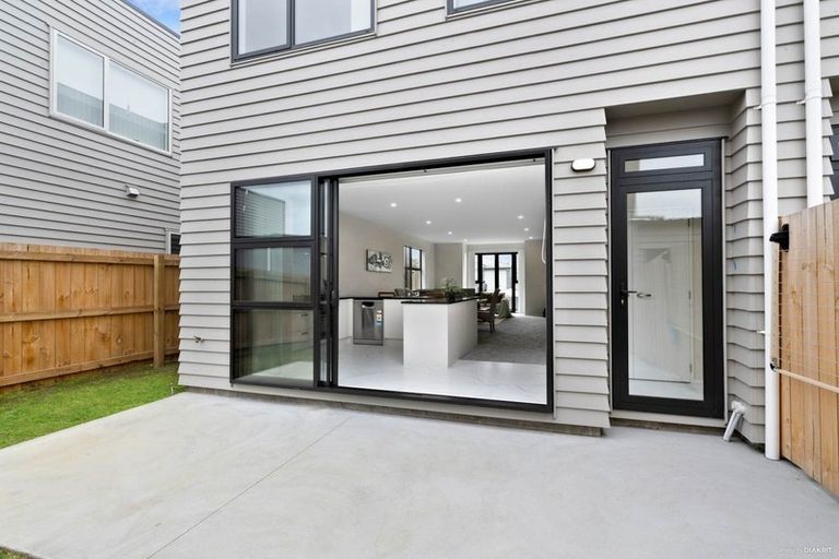 Photo of property in 18b Hollowout Street, Takanini, 2112