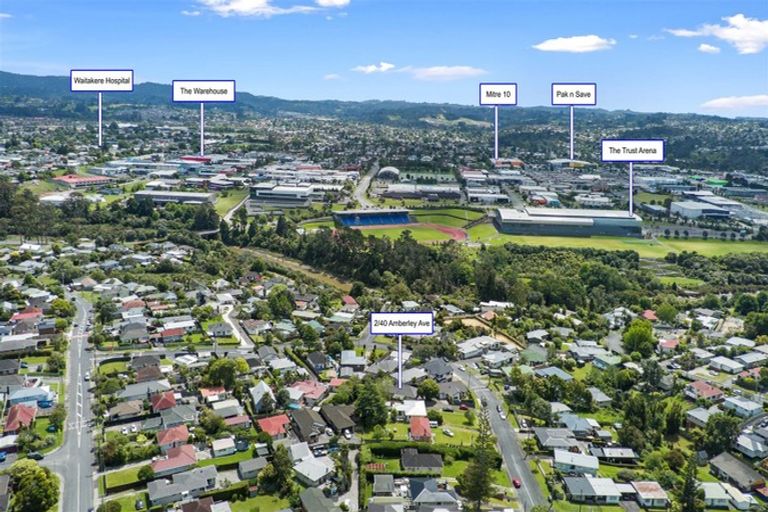 Photo of property in 2/40 Amberley Avenue, Te Atatu South, Auckland, 0610