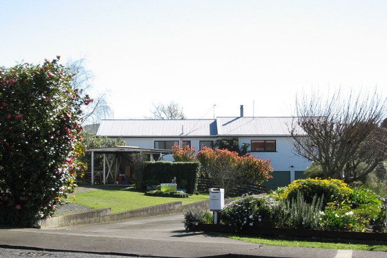 Photo of property in 10 Saint Marys Road, Waipukurau, 4200