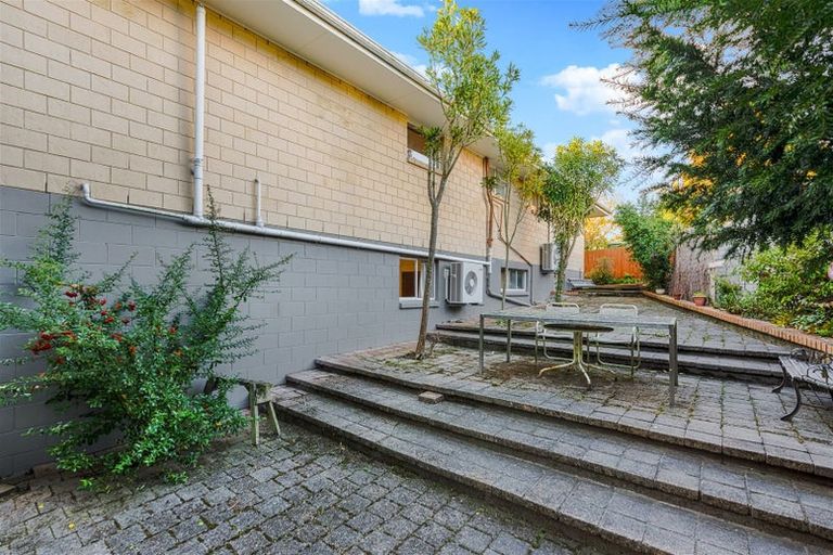 Photo of property in 196 Dyers Pass Road, Cashmere, Christchurch, 8022