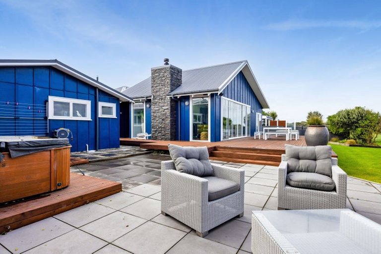 Photo of property in 16 Hector Place, Opunake, 4616