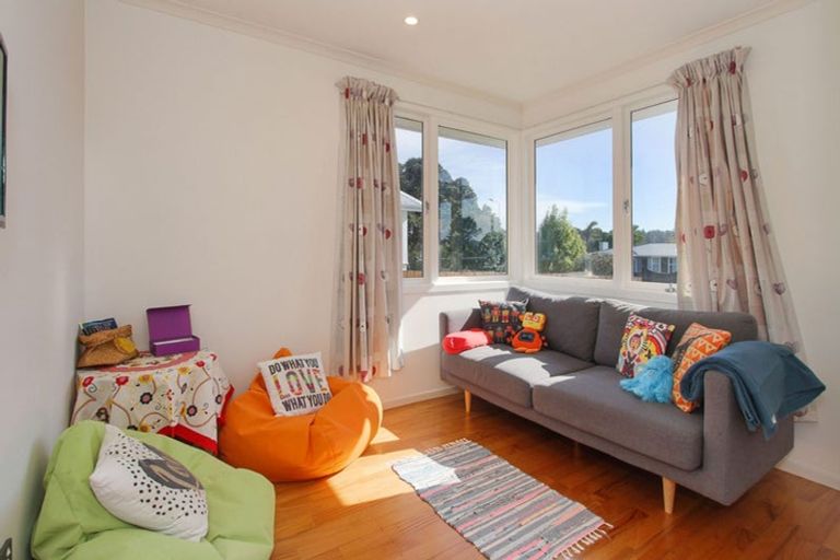 Photo of property in 20 Melba Street, Beach Haven, Auckland, 0626