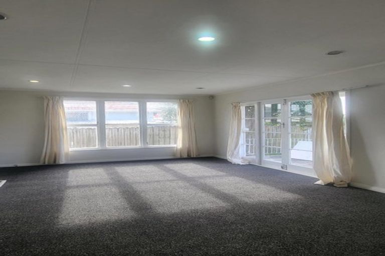 Photo of property in 70 Cambridge Terrace, Papatoetoe, Auckland, 2025