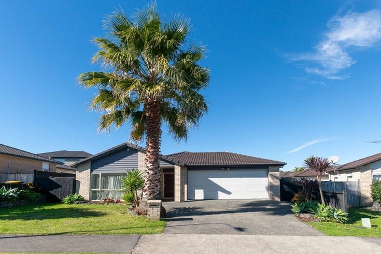 Photo of property in 20 Stamford Crescent, Flat Bush, Auckland, 2019