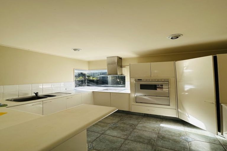 Photo of property in 2/32 Centorian Drive, Windsor Park, Auckland, 0632