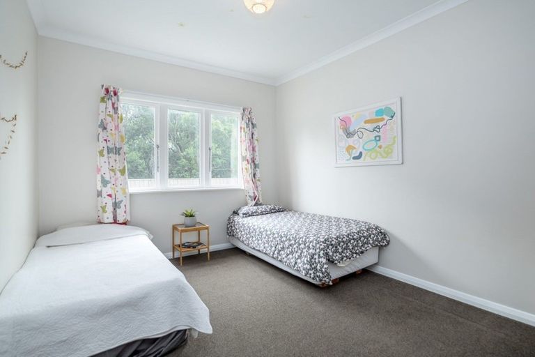 Photo of property in 1 Hayward Street, Featherston, 5710