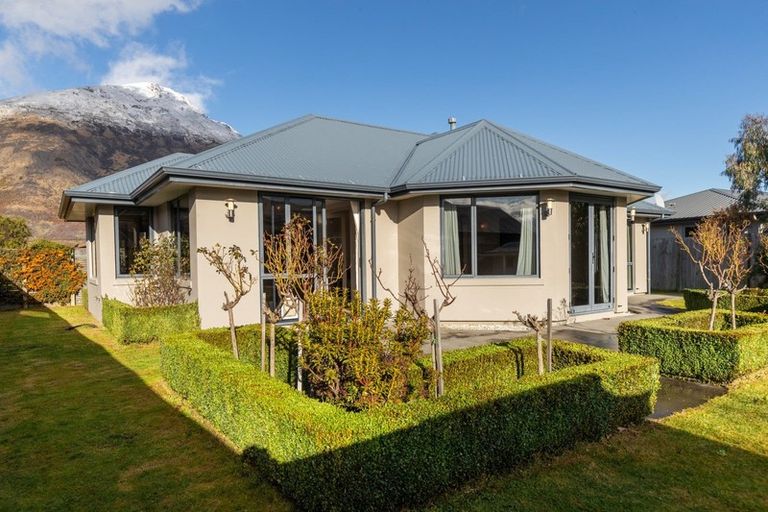 Photo of property in 13 Acheron Place, Lake Hayes, Queenstown, 9304