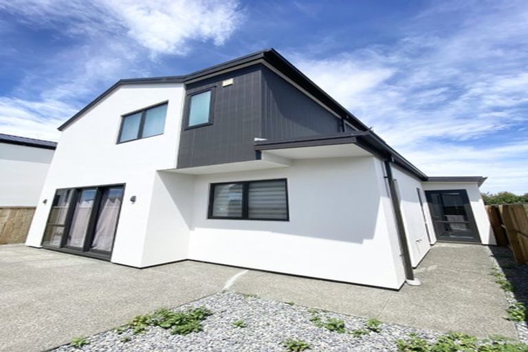 Photo of property in 2 Lyndon Street, Riccarton, Christchurch, 8011