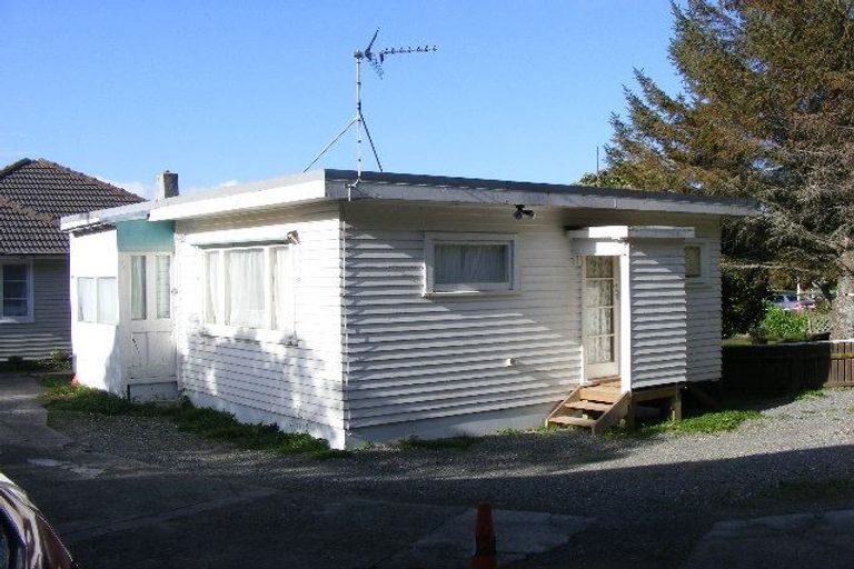 Photo of property in 19 Monowai Road, Johnsonville, Wellington, 6037