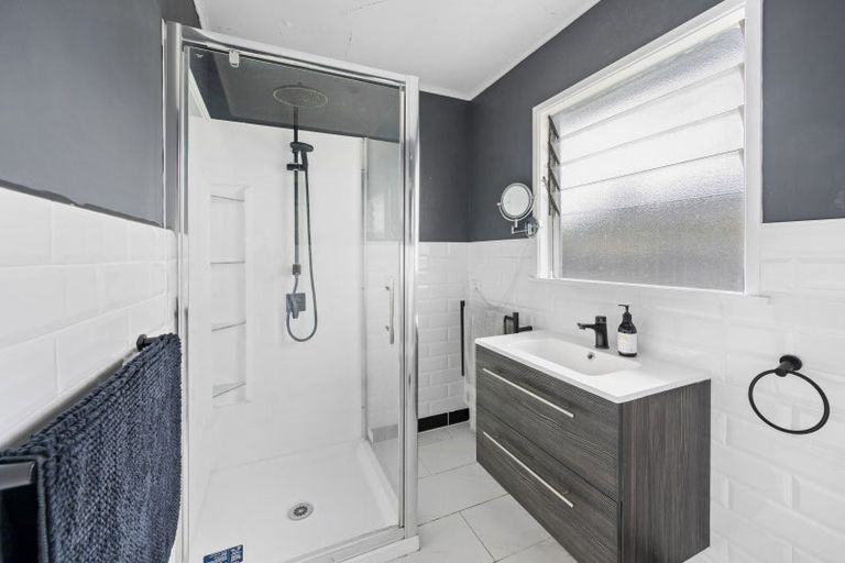 Photo of property in 2/608 Heretaunga Street East, Parkvale, Hastings, 4122