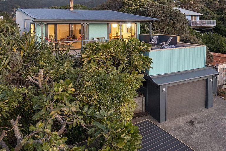 Photo of property in 22 Aperahama Street, Paekakariki, 5034