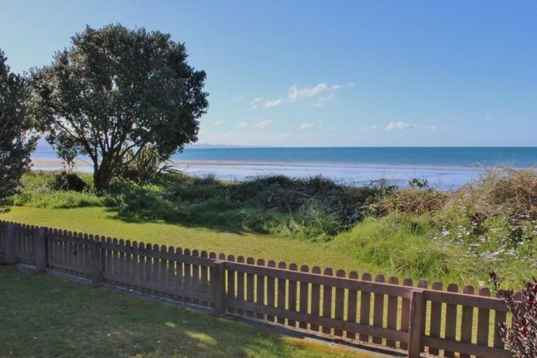 Photo of property in 256 Patons Rock Road, Patons Rock, Takaka, 7182