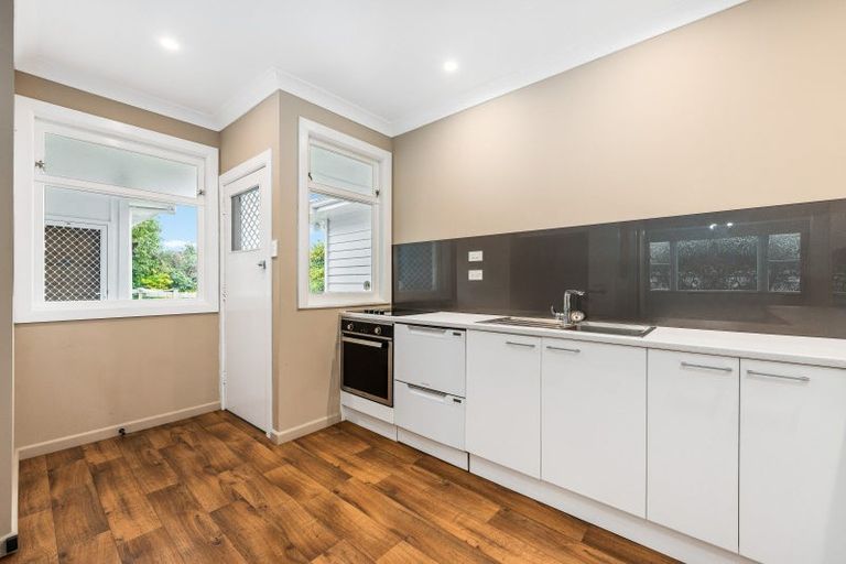 Photo of property in 15 Swansea Street, Hokowhitu, Palmerston North, 4410