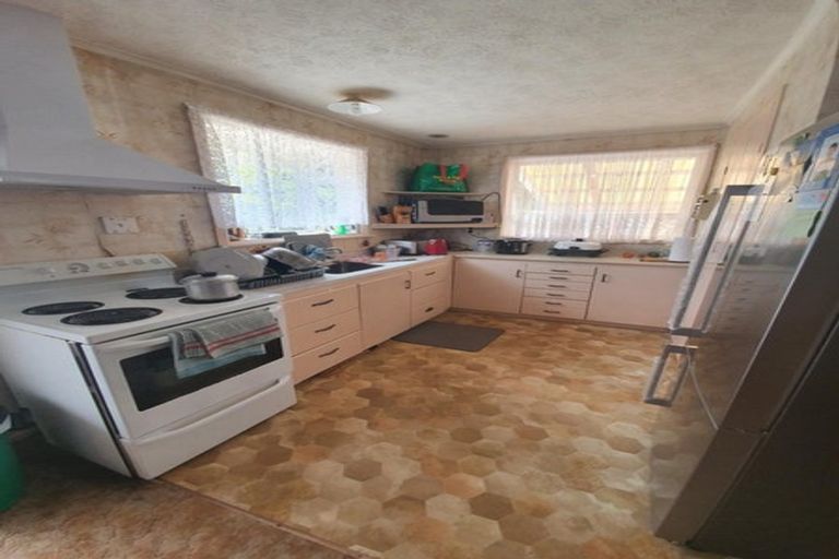 Photo of property in 4 Busing Avenue, Papakura, 2110