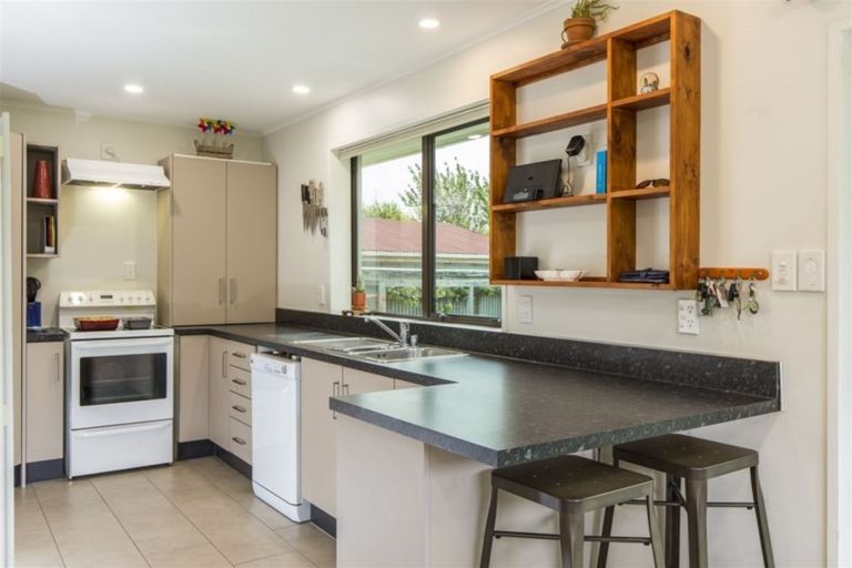 Photo of property in 37 Flower Street, Bryndwr, Christchurch, 8053