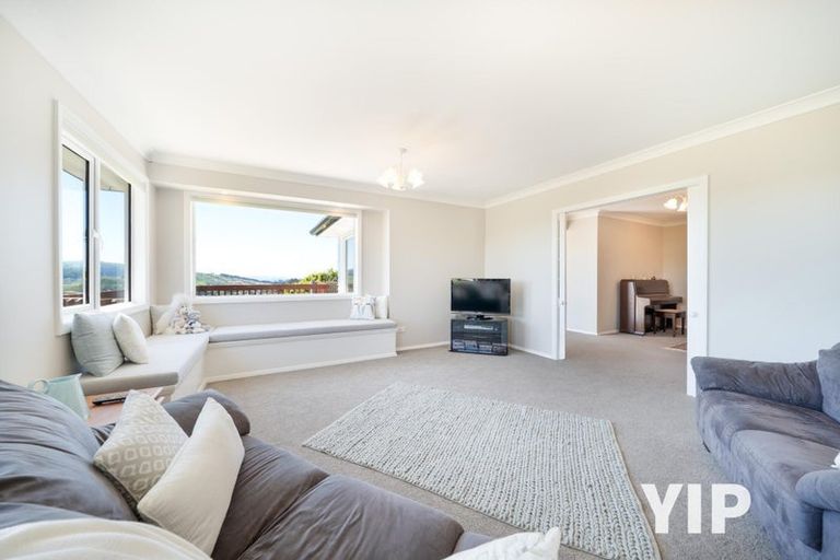 Photo of property in 9 Paparangi Crescent, Paparangi, Wellington, 6037