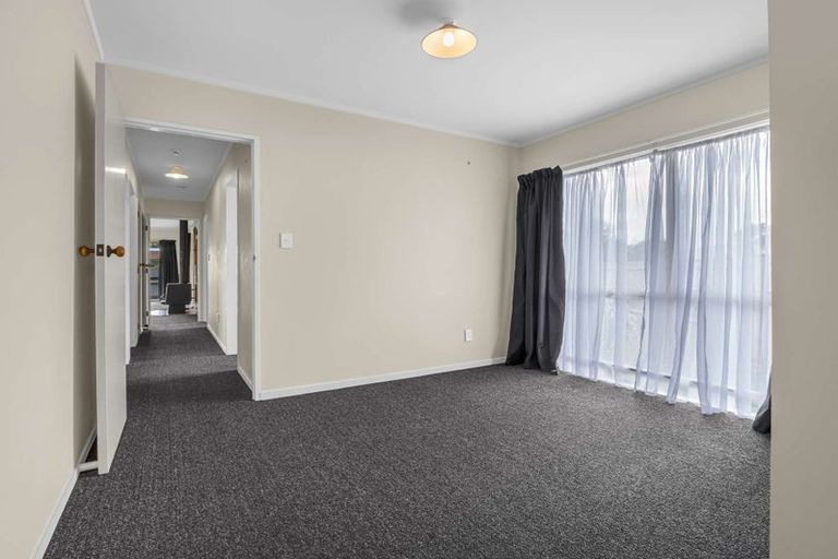 Photo of property in 3 Kirkcaldie Grove, Levin, 5510