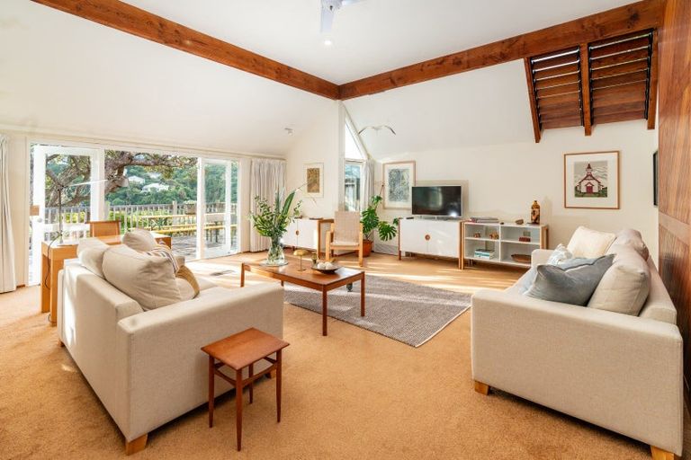 Photo of property in 16 Mariri Road, Kelburn, Wellington, 6012