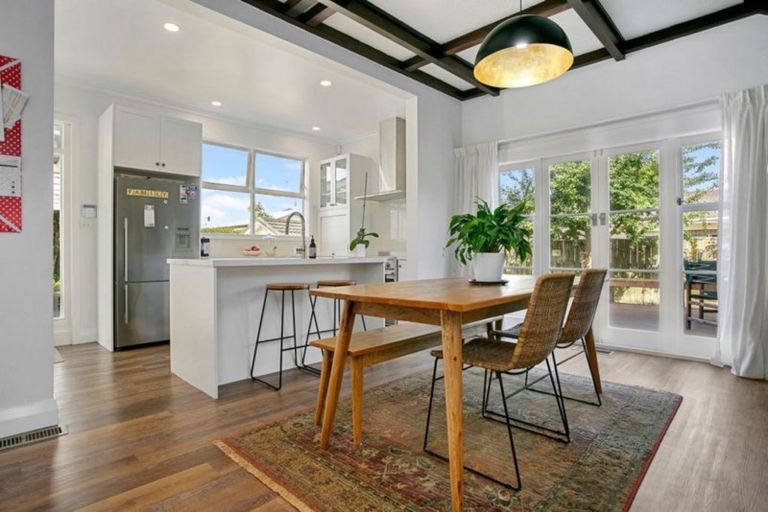 Photo of property in 85 Williams Street, Cambridge, 3434