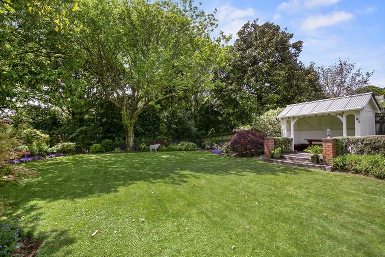 Photo of property in 33 Cameron Street, New Plymouth, 4310