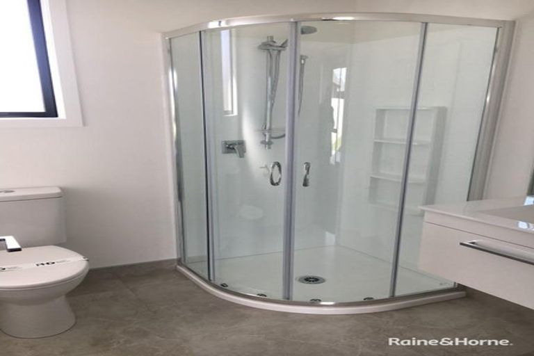 Photo of property in 37 Livingstone Drive, Papamoa Beach, Papamoa, 3118