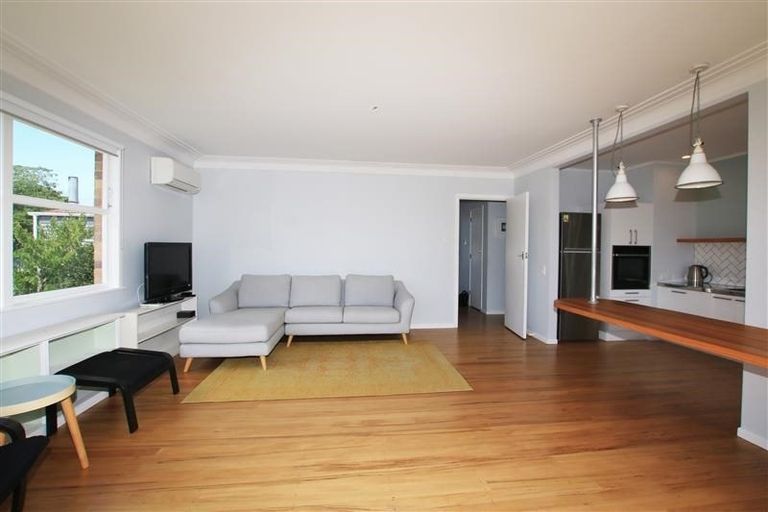 Photo of property in 3/28 West Coast Road, Glen Eden, Auckland, 0602