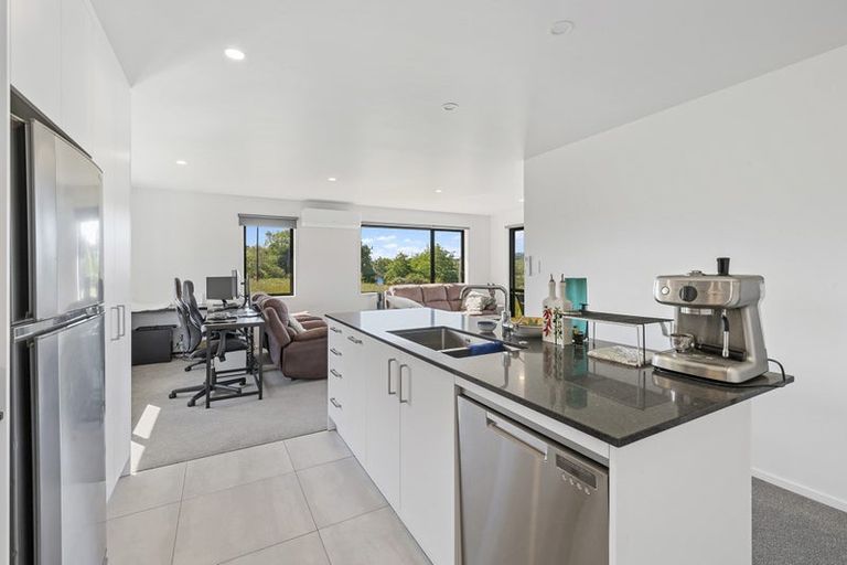 Photo of property in 10 Mahi Road, Helensville, 0800