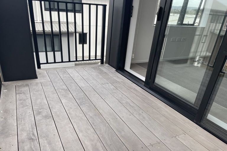 Photo of property in 110/28c Eileen Newey Place, Henderson, Auckland, 0612