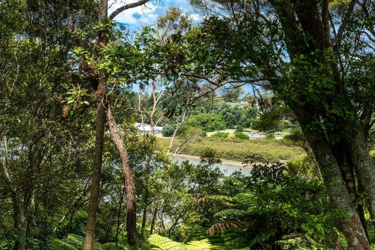 Photo of property in 131 Colwill Road, Massey, Auckland, 0614