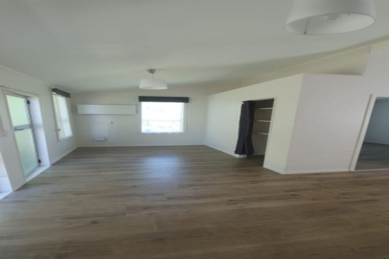 Photo of property in 68 Broderick Road, Johnsonville, Wellington, 6037