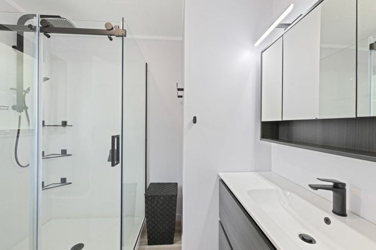 Photo of property in 6 Moana View Road, Waikawa, Picton, 7220