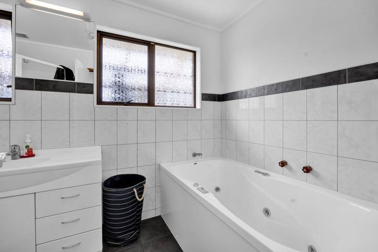 Photo of property in 38 Ketemarae Road, Normanby, Hawera, 4675