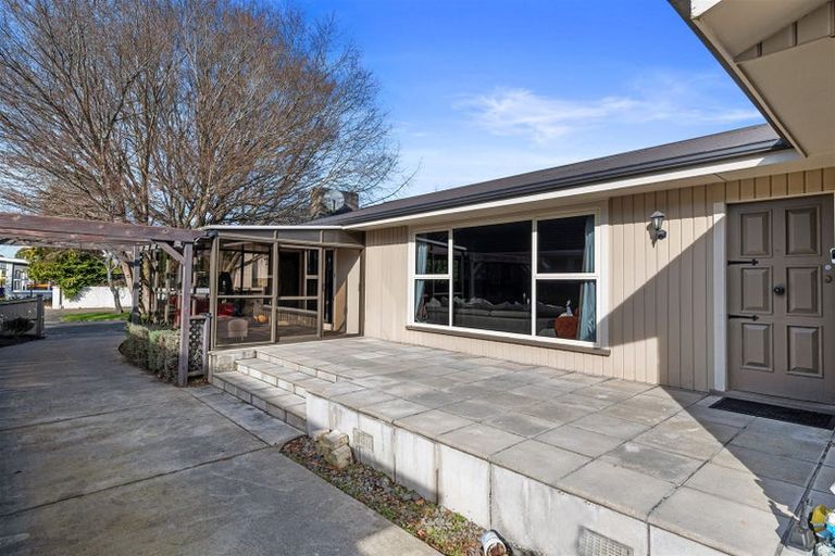Photo of property in 41 Burnside Crescent, Burnside, Christchurch, 8053