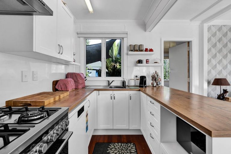 Photo of property in 3 Dorset Avenue, Westown, New Plymouth, 4310