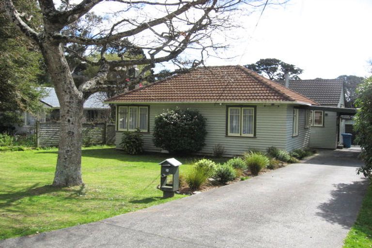 Photo of property in 10 Rowe Parade, Wainuiomata, Lower Hutt, 5014