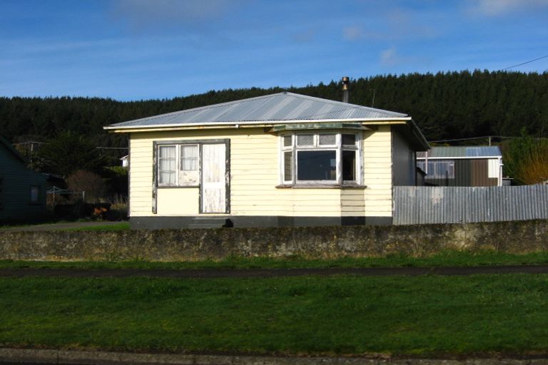 Photo of property in 32 Mcdougall Street, Bluff, 9814
