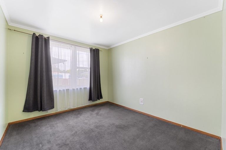 Photo of property in 15 Fox Street, Woodville, 4920