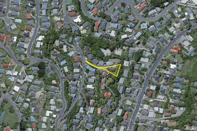 Photo of property in 9 Blandford Way, Newlands, Wellington, 6037